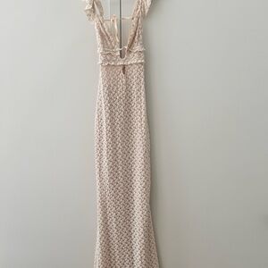 Meshki Elegant Cream Backless Gown